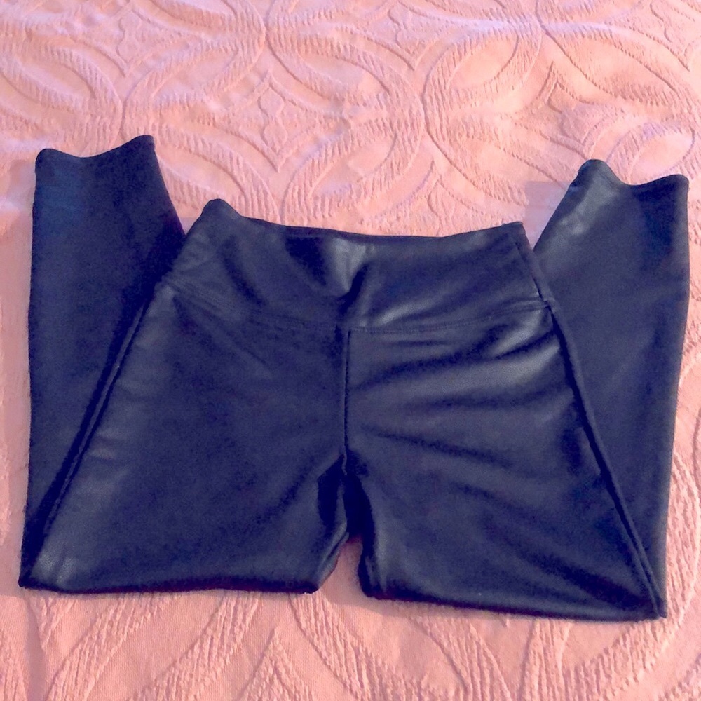 Art class faux leather Girls medium (7-8)